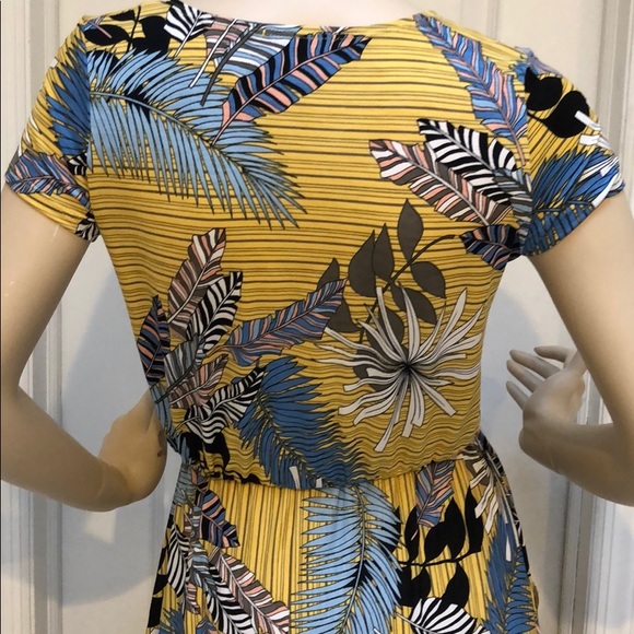 MUSTARD WITH LEAVES PRINT DRESS - Picture 8 of 9